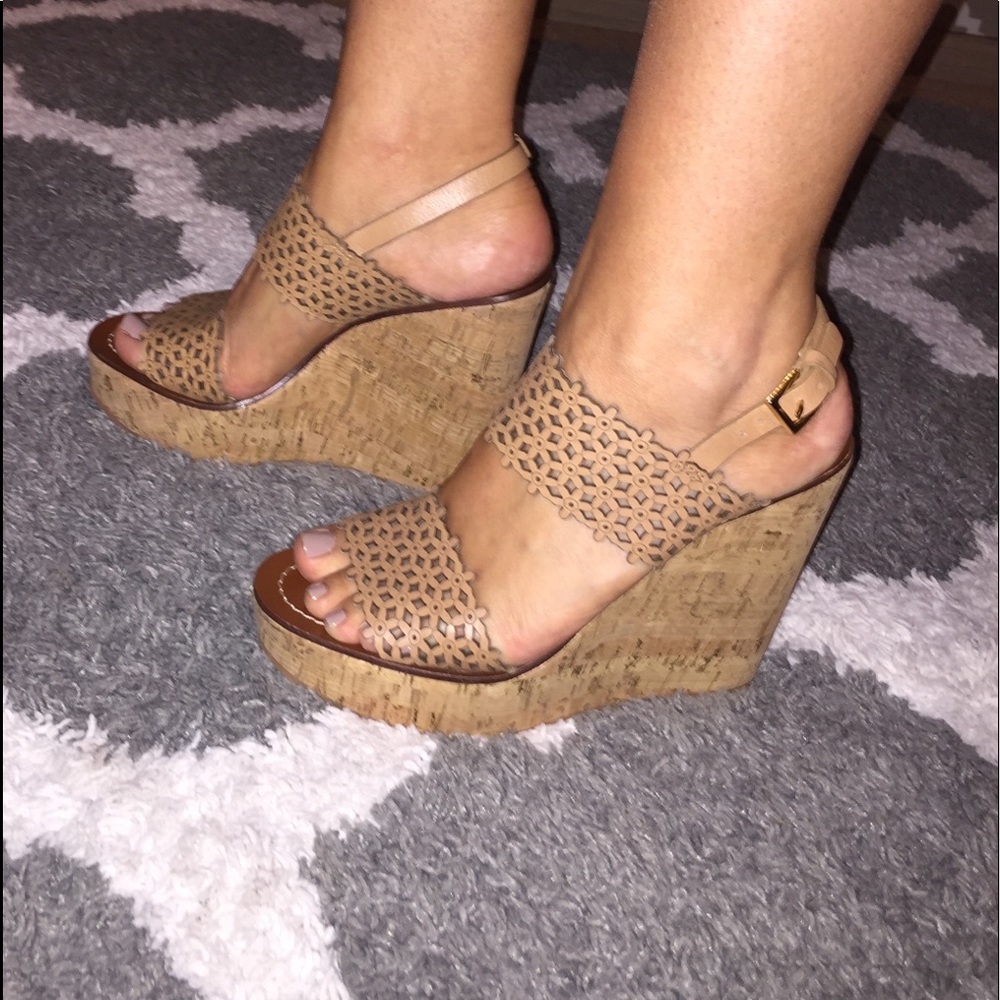 •Tory Burch• Sold Out Daisy Wedges - Picture 3 of 7